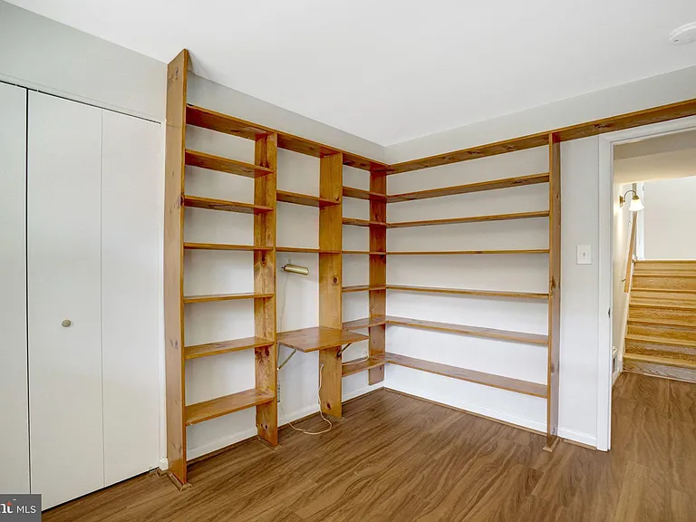 8236 Governors Ct — Photo 28
