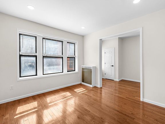 5th image of 81 Romaine Ave #4-202