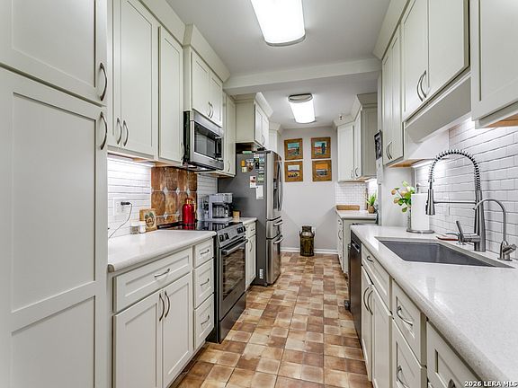 4th image of 1 Towers Park Ln #1617/1618