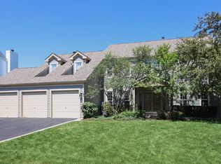 510 Salceda Dr, Mundelein, IL 60060