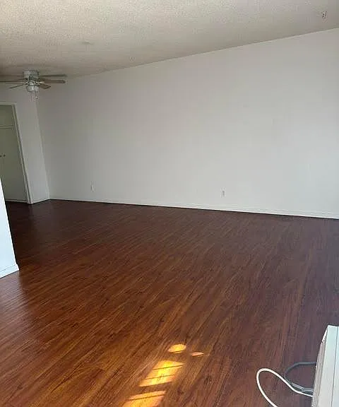 366 N Vecino Dr #6 — Photo 3