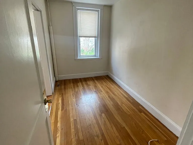 11 Barrows St #S1 — Photo 2