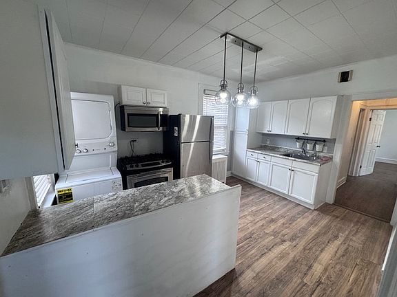 2nd image of 530 4th Ave Floor 1
