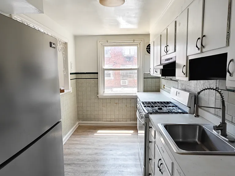 2822 Devereaux Ave — Photo 6