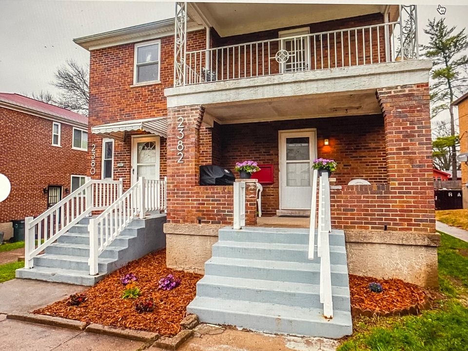 Separate entrances for each unit