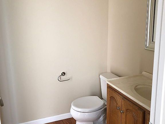Half bathroom 