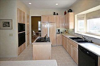 4th image of 18551 Gibbons Dr