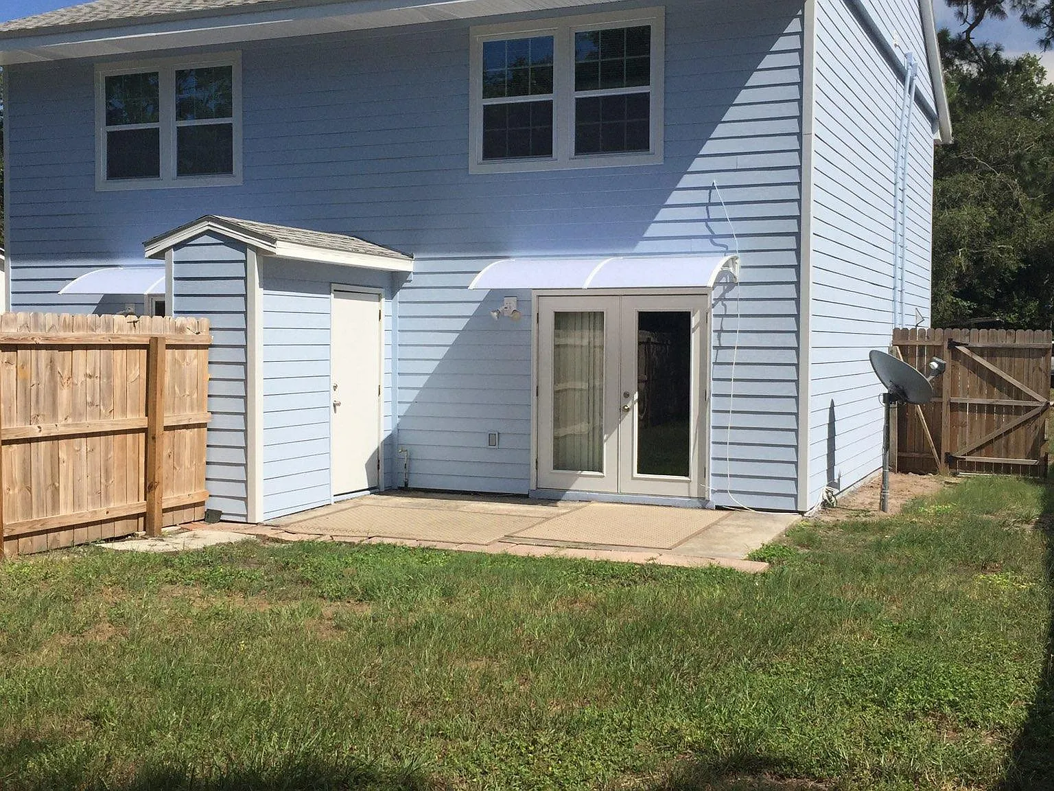 2 bed, 1.5 bath, 1100 sqft, $1,900 — Photo 2