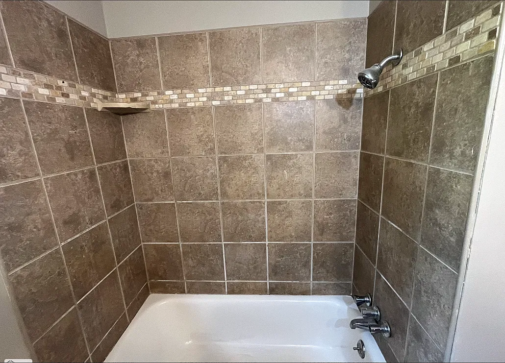 3 bed, $1,700 — Photo 2