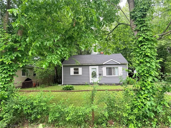 1276 Frederick Blvd, Akron, OH 44320