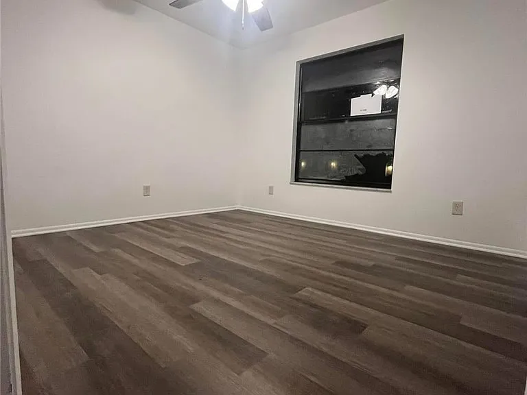 159 SE Santa Barbara Pl — Photo 7