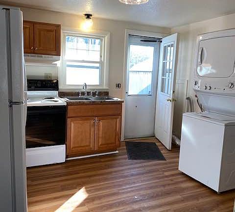 2nd image of 106C Burnell Dr