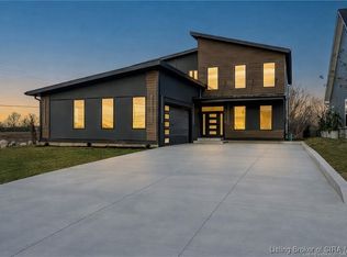 1020 Ridgeview Dr, Jeffersonville, IN 47130