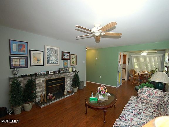 4th image of 8 Revere Court