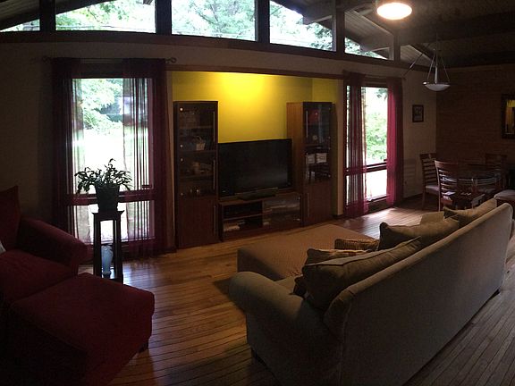 5th image of 8597 Squirrel Hill Dr NE