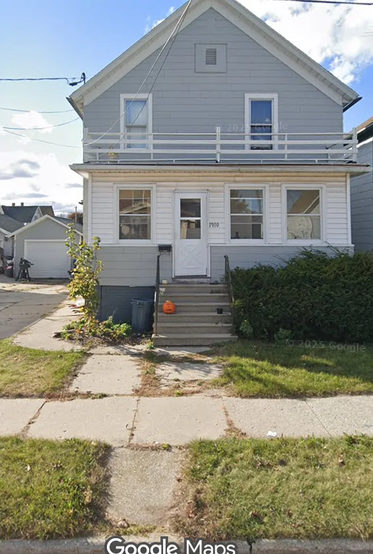 2 bed, $950 — Photo 1