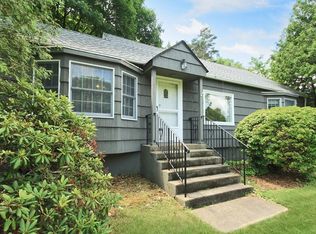 916 Franklin Ave, Franklin Lakes, NJ 07417