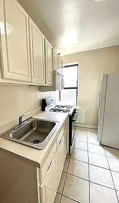 Rented by Executive Towers  | media 4