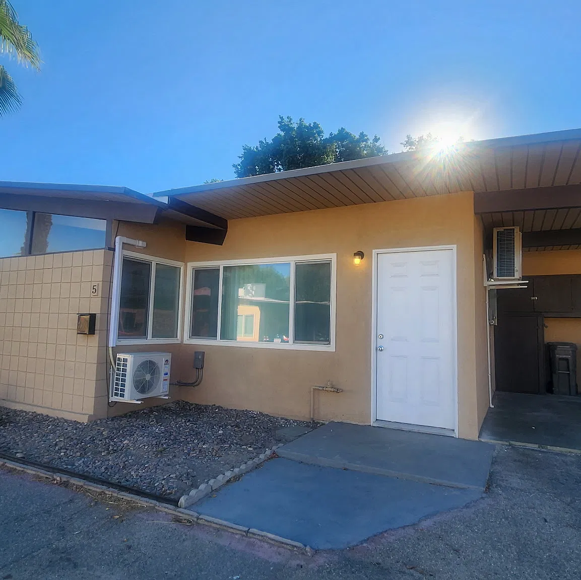 2 bed, 1.5 bath, 909 sqft, $2,000 — Photo 1