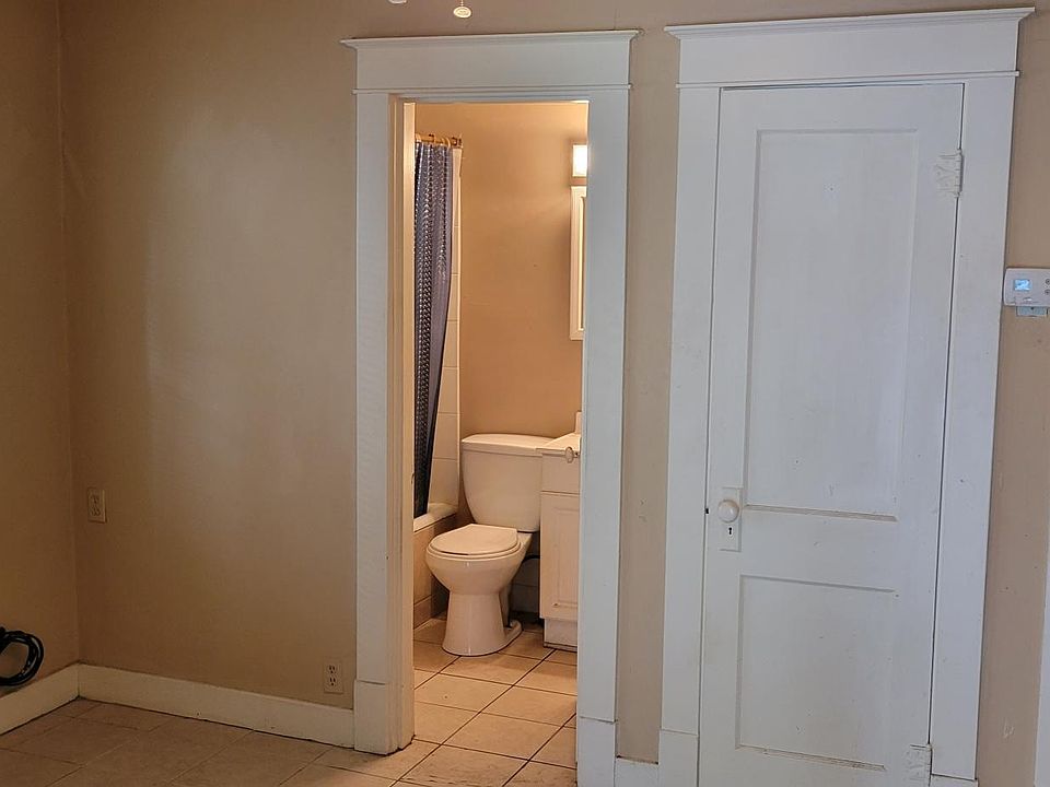 2nd image of 1301 Lincoln Ave #1