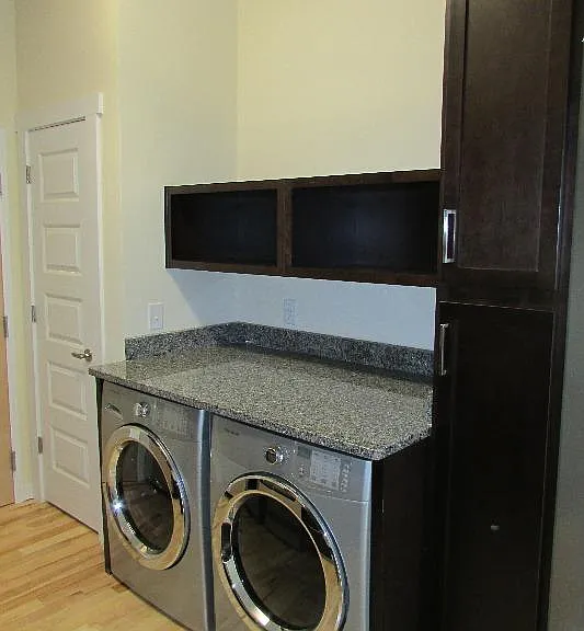 908 Perry Street — Photo 18