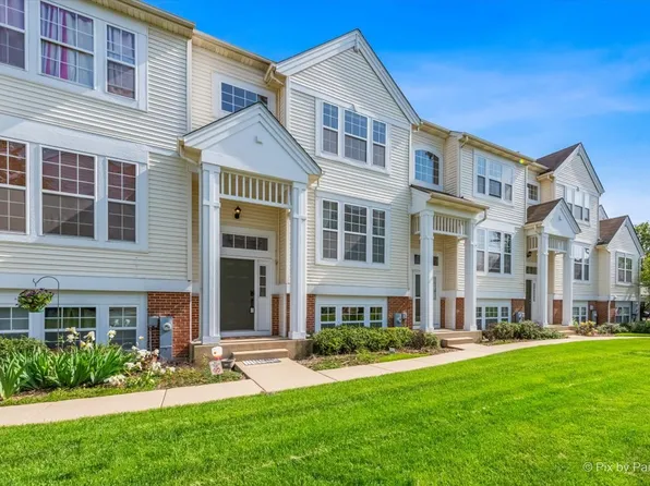 3057 Nicklaus Ln, Wadsworth, IL 60083