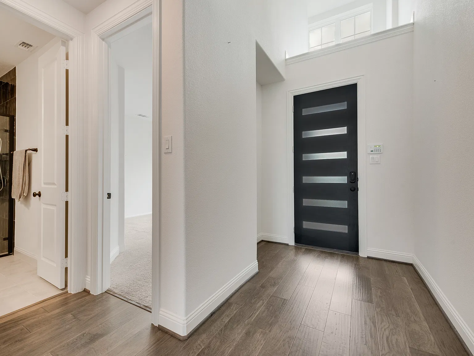 6 bed, 3071 sqft, $3,700 — Photo 3