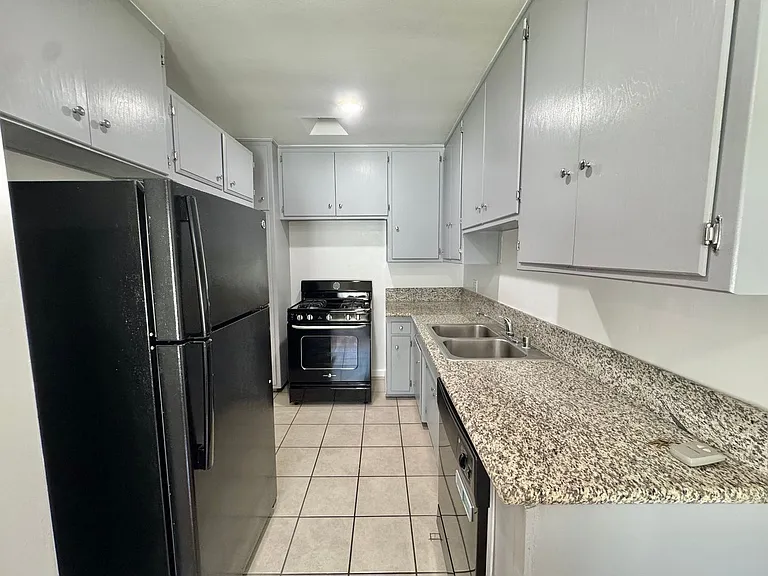 3345 Mentone Ave — Photo 13