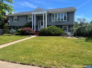 177 Truman Ter, Paramus, NJ 07652