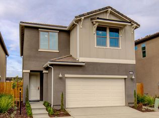 6204 E Sydney Dr, Fresno, CA 93727