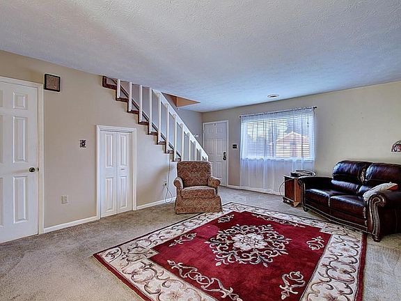 5th image of 1591 Kenmore Dr APT A