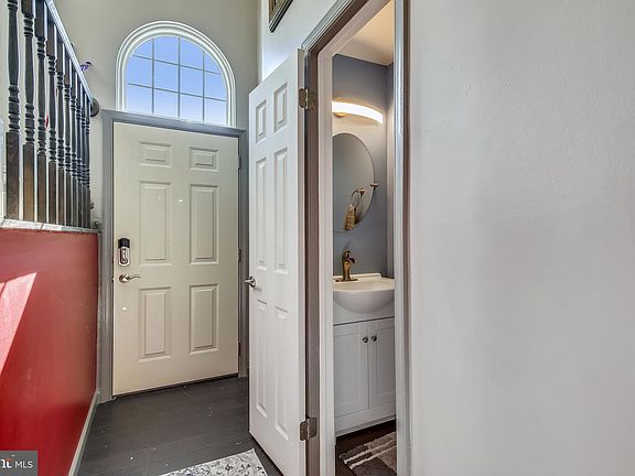 2nd image of 2712 Sherwood Hall Ln