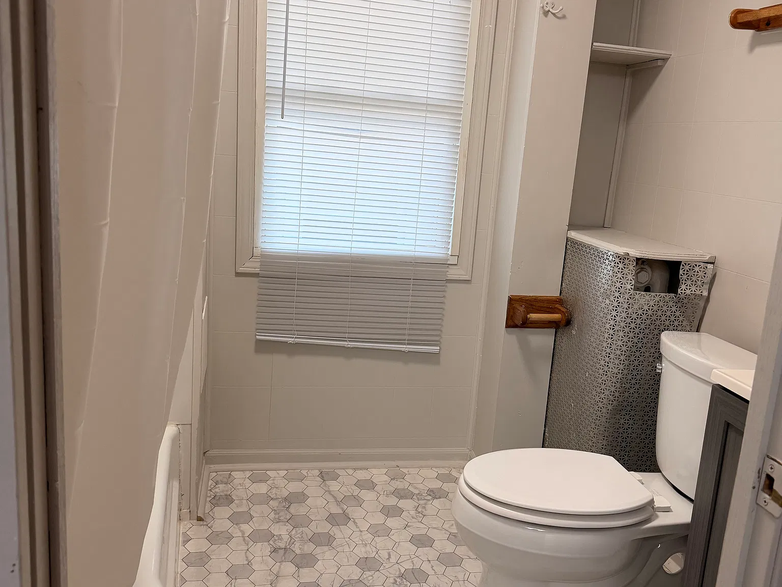 3 bed, 1400 sqft, $2,500 — Photo 3