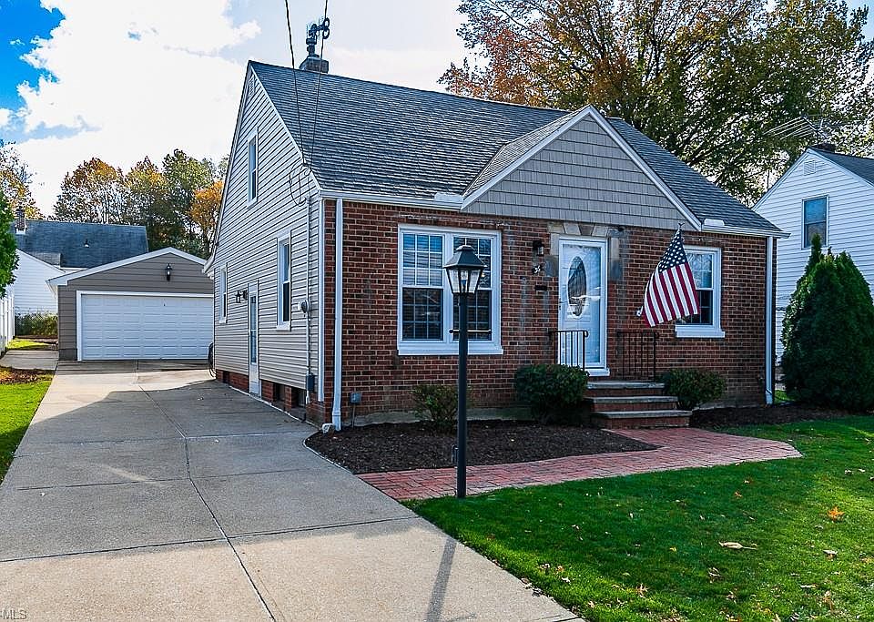 1st image of 36 Arlington Cir