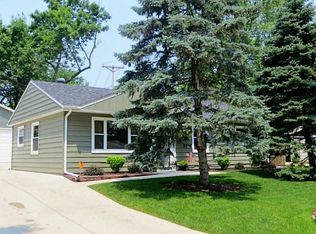 3643 Richmond Rd NE, Cedar Rapids, IA 52402