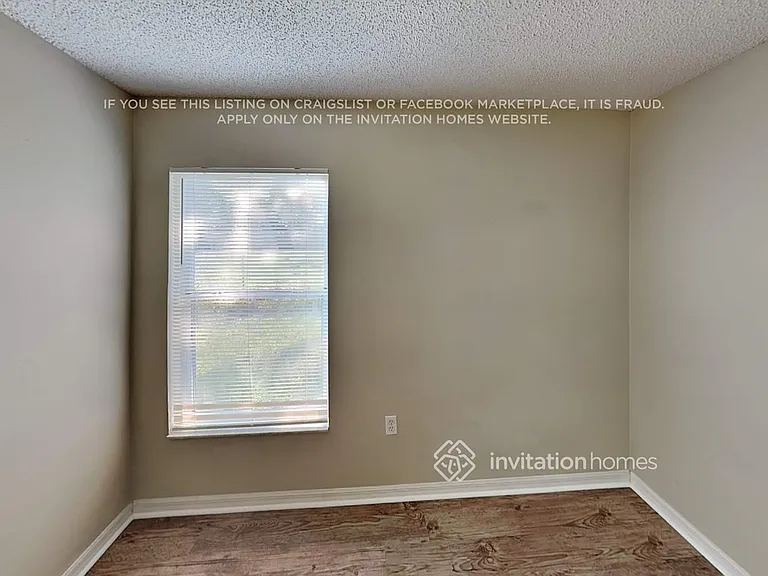 1395 Valhalla St — Photo 11