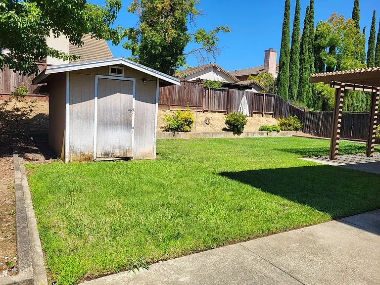 125 Serpentine Dr — Photo 38