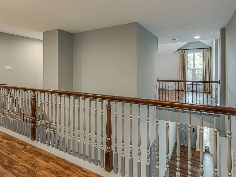 2417 Bonham Trl — Photo 32
