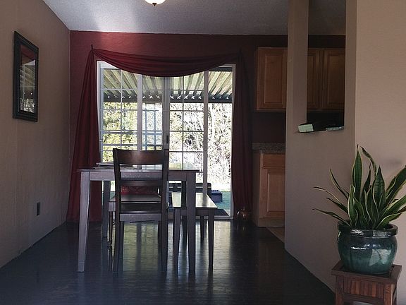 4th image of 243 E 62nd St