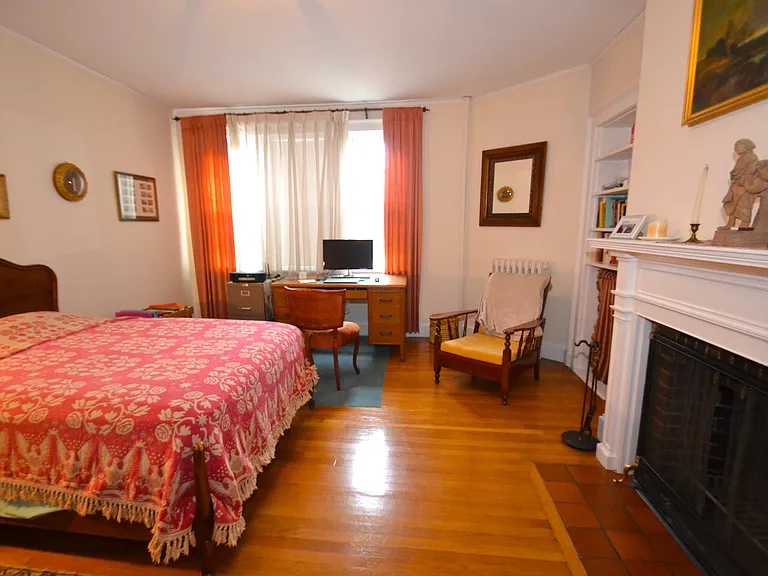 86 Buckingham St #32 — Photo 5