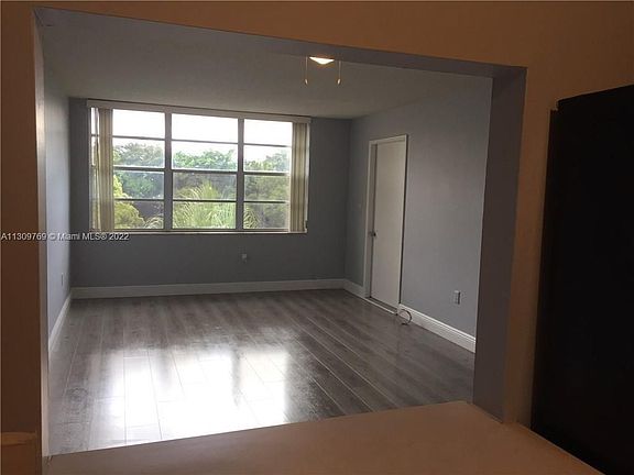 3rd image of 9430 Tangerine Pl APT 405