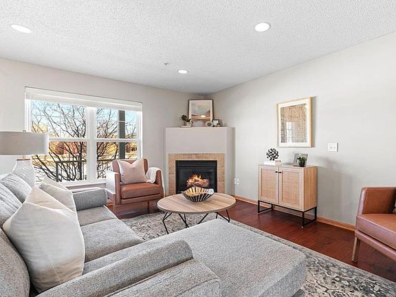 3rd image of 2856 Clover Ridge Dr