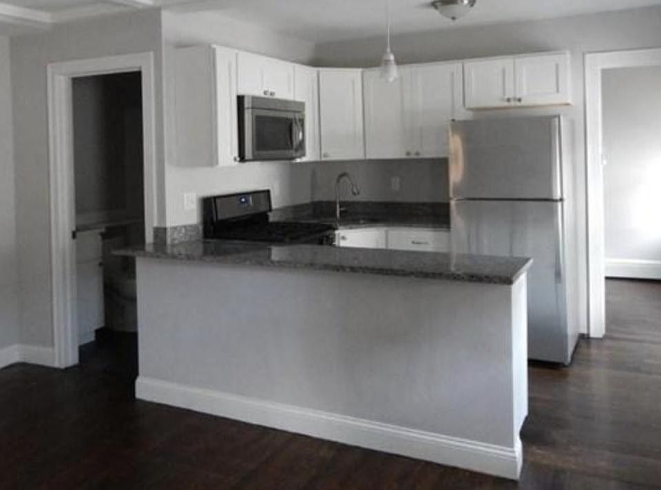 2nd image of 77 Safford St #8