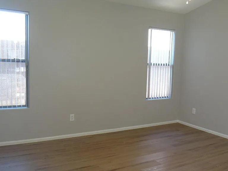 12425 W Missouri Ave — Photo 19