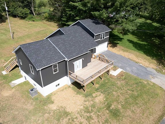 3rd image of 393 Viola Rd