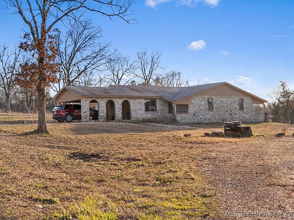 2nd image of 606 E Main St