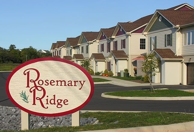 2nd image of 18 Rose Garden Ln