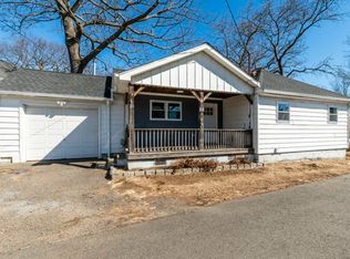 35 Grand St, Milford, CT 06460