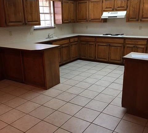5th image of 1701 Whispering Creek Dr