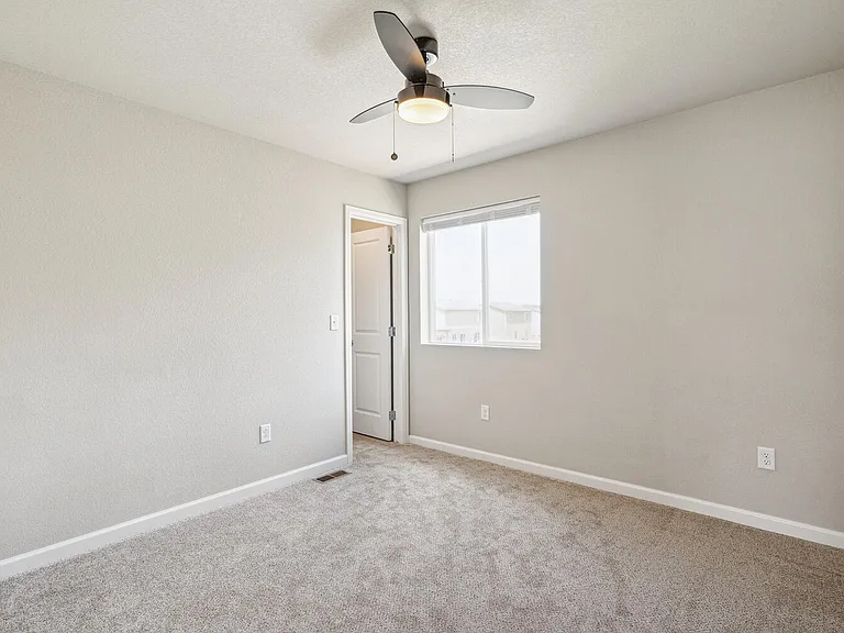 1119 Sherman Dr — Photo 25